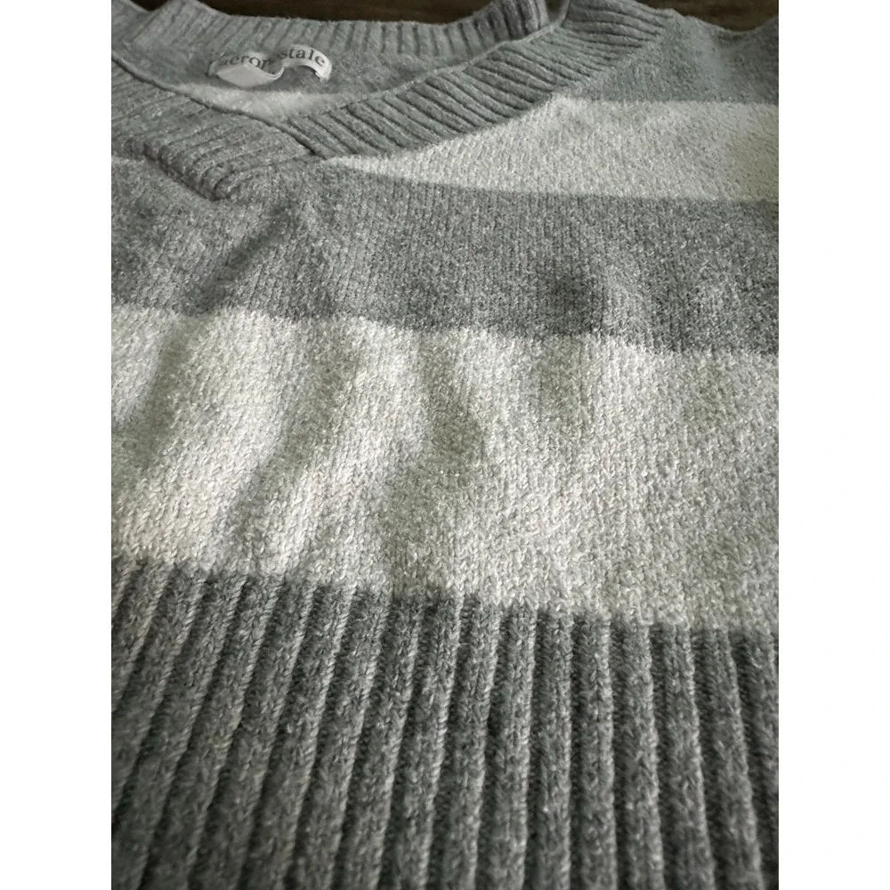 Aeropostale Sweater Womens XSmall Gray White Stripped V-Neck‎ Pullover Cropped